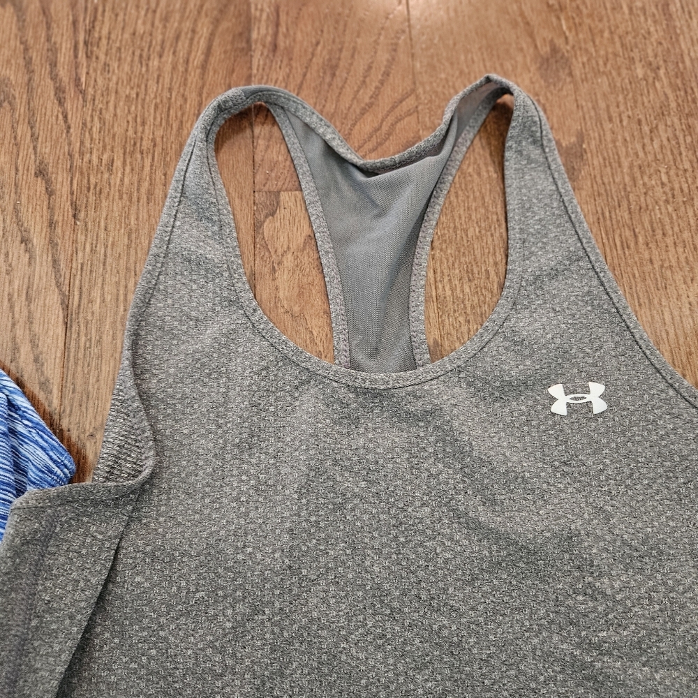 Two Tank Tops Racerback Tanks XS - Picture 2 of 3